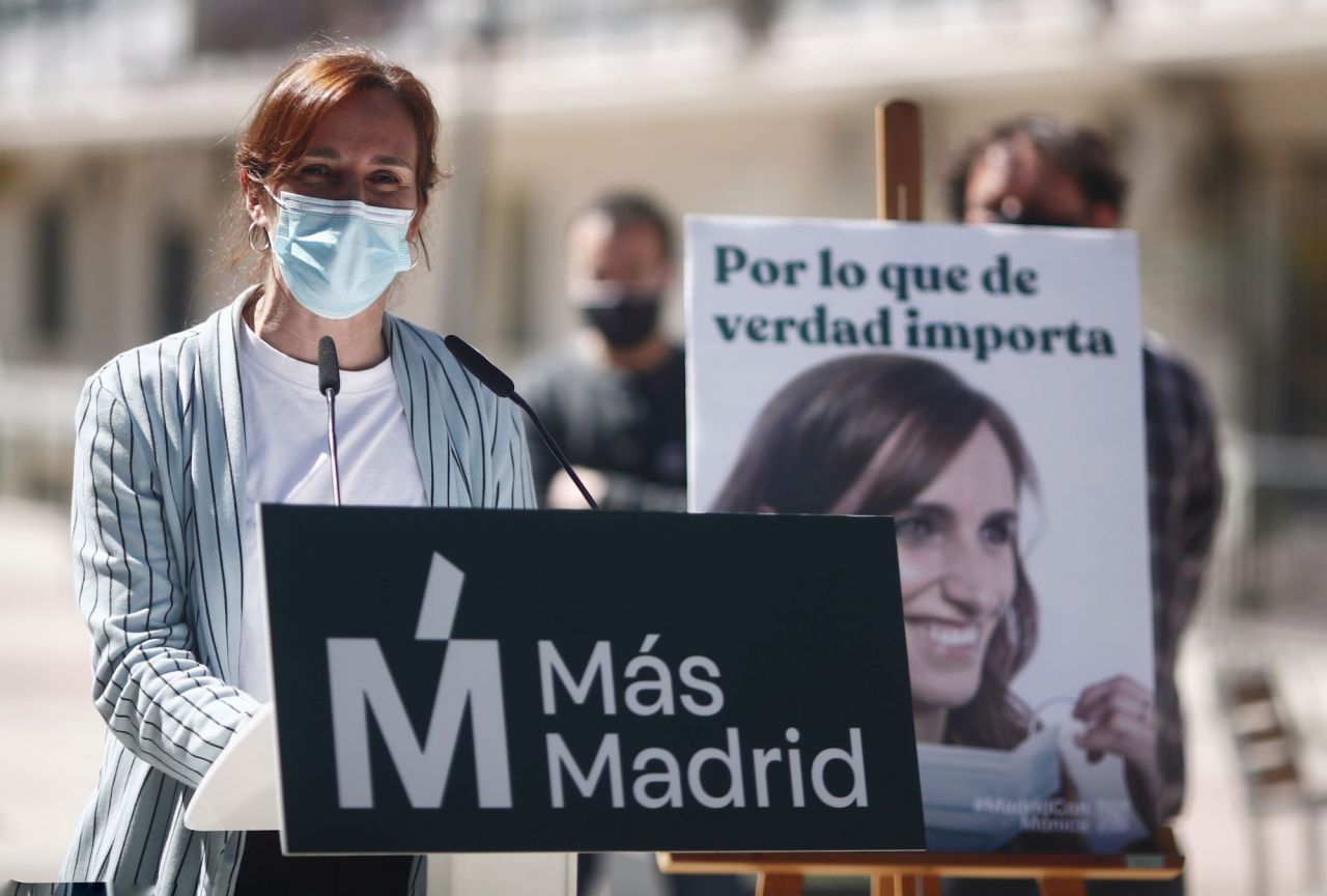Mónica García, candidata de Más Madrid a la presidencia de la Comunidad de Madrid, durante la presentación del cartel electoral con el que se presenta a las elecciones