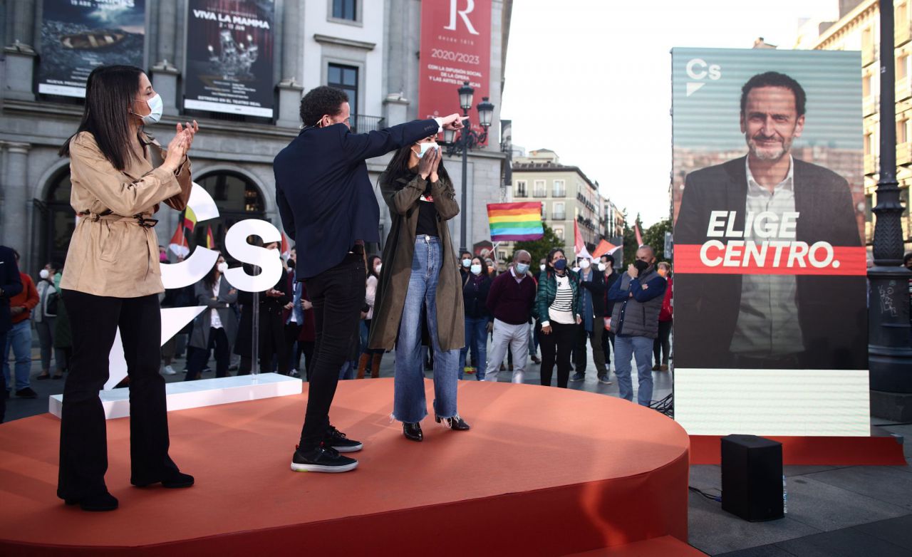 Edmundo Bal, candidato de Ciudadanos a la presidencia de la Comunidad de Madrid, junto a Inés Arrimadas y Begoña Villacís en el acto de inicio de campaña electoral