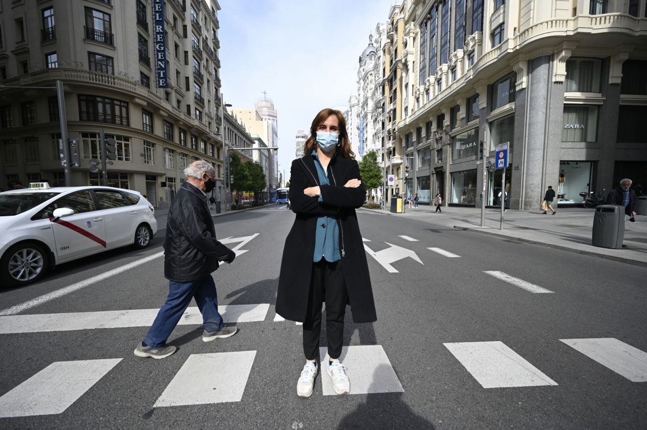 Mónica García, candidata de Más Madrid a la presidencia de la Comunidad de Madrid, en una sesión fotográfica tras la entrevista con Madridiario.