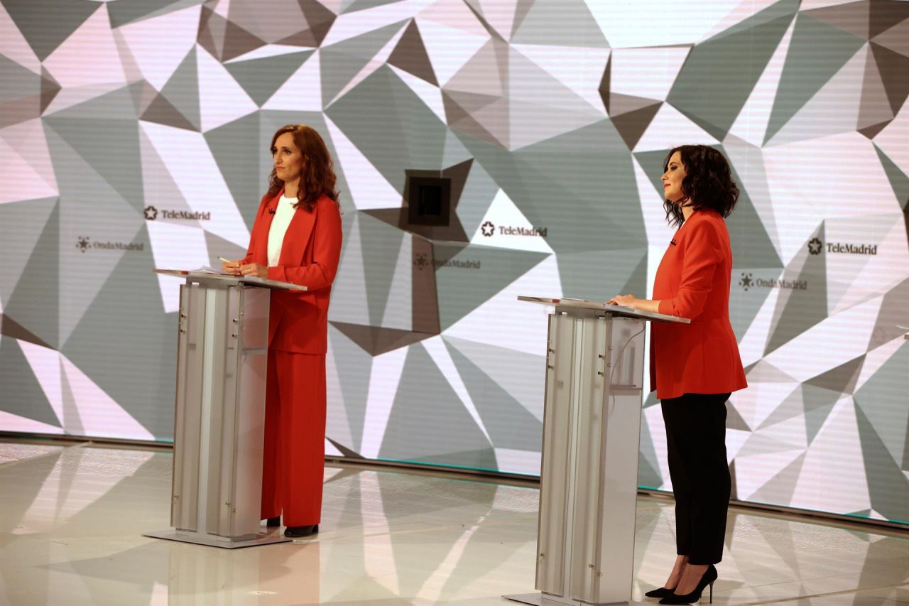 Mónica García e Isabel Díaz Ayuso