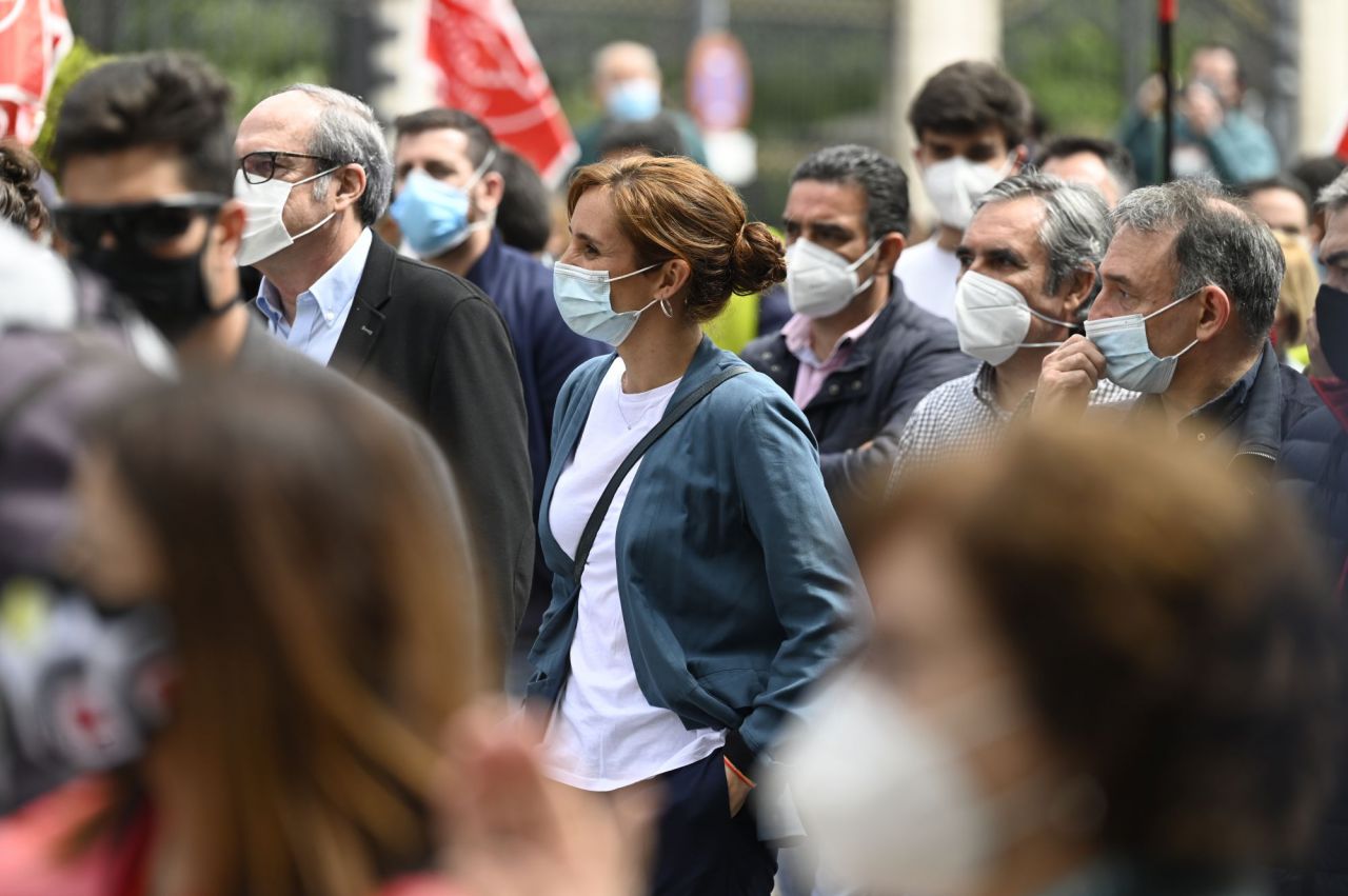 Mónica Garcia, candidata de Más Madrid a la presidencia de la Comunidad de Madrid, junto a Ángel Gabilondo en la marcha por el Día del Trabajador