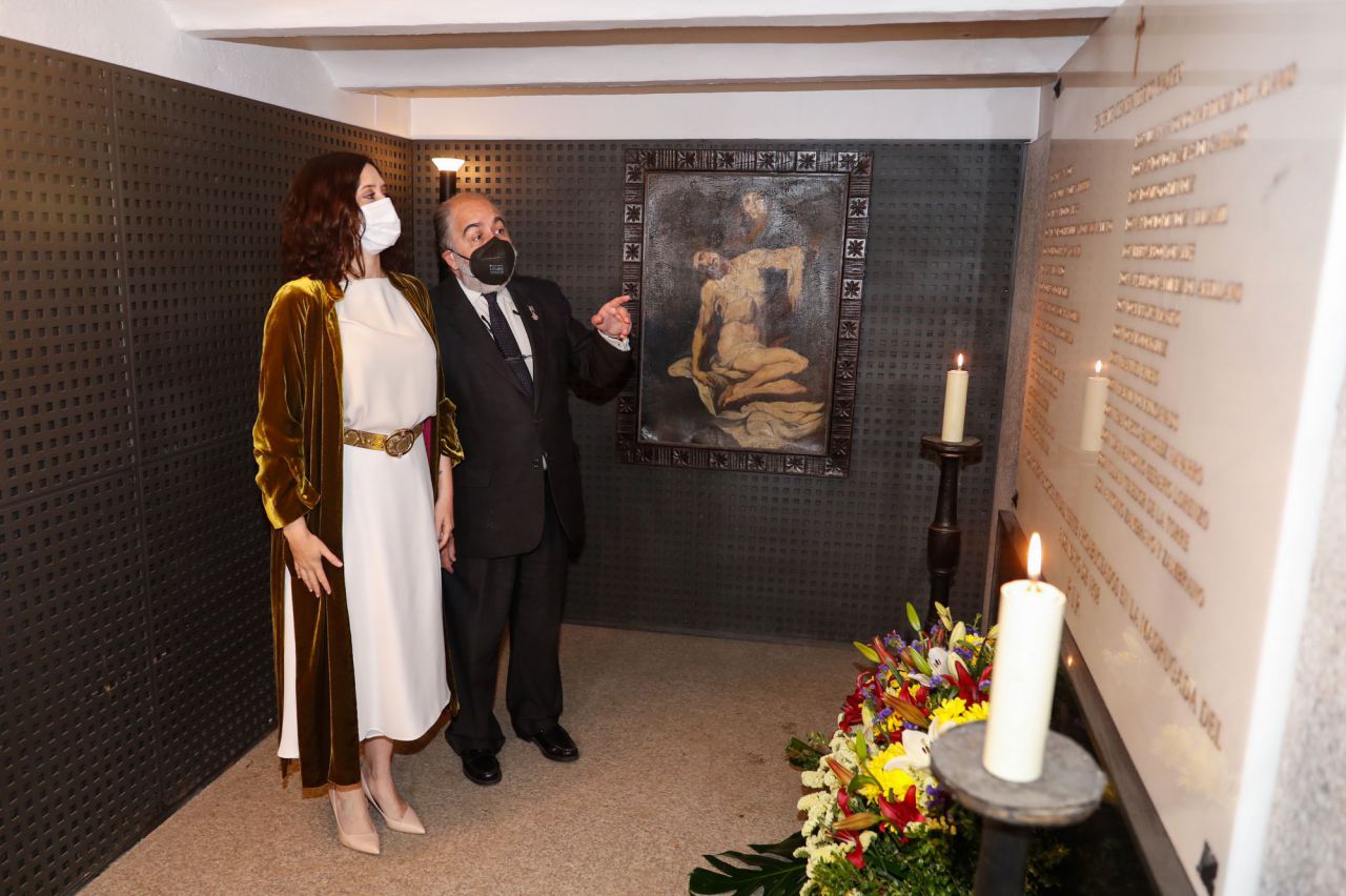 Ayuso preside la ofrenda floral a los Héroes del 2 de Mayo en el Cementerio de la Florida