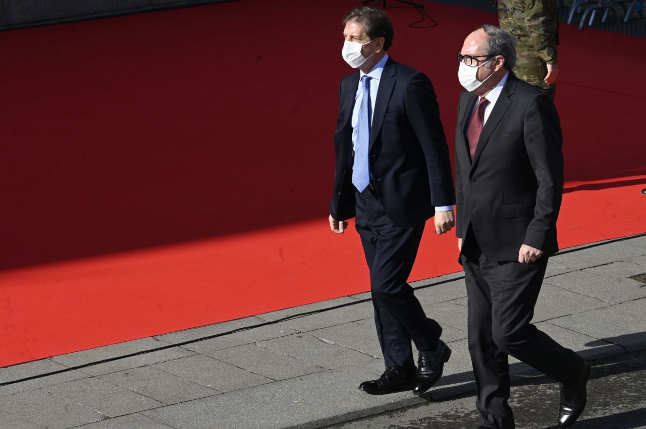 Ángel Gabilondo, candidato del PSOE a la presidencia de la Comunidad de Madrid, a su llegada al acto de celebración del Día de la Comunidad de Madrid