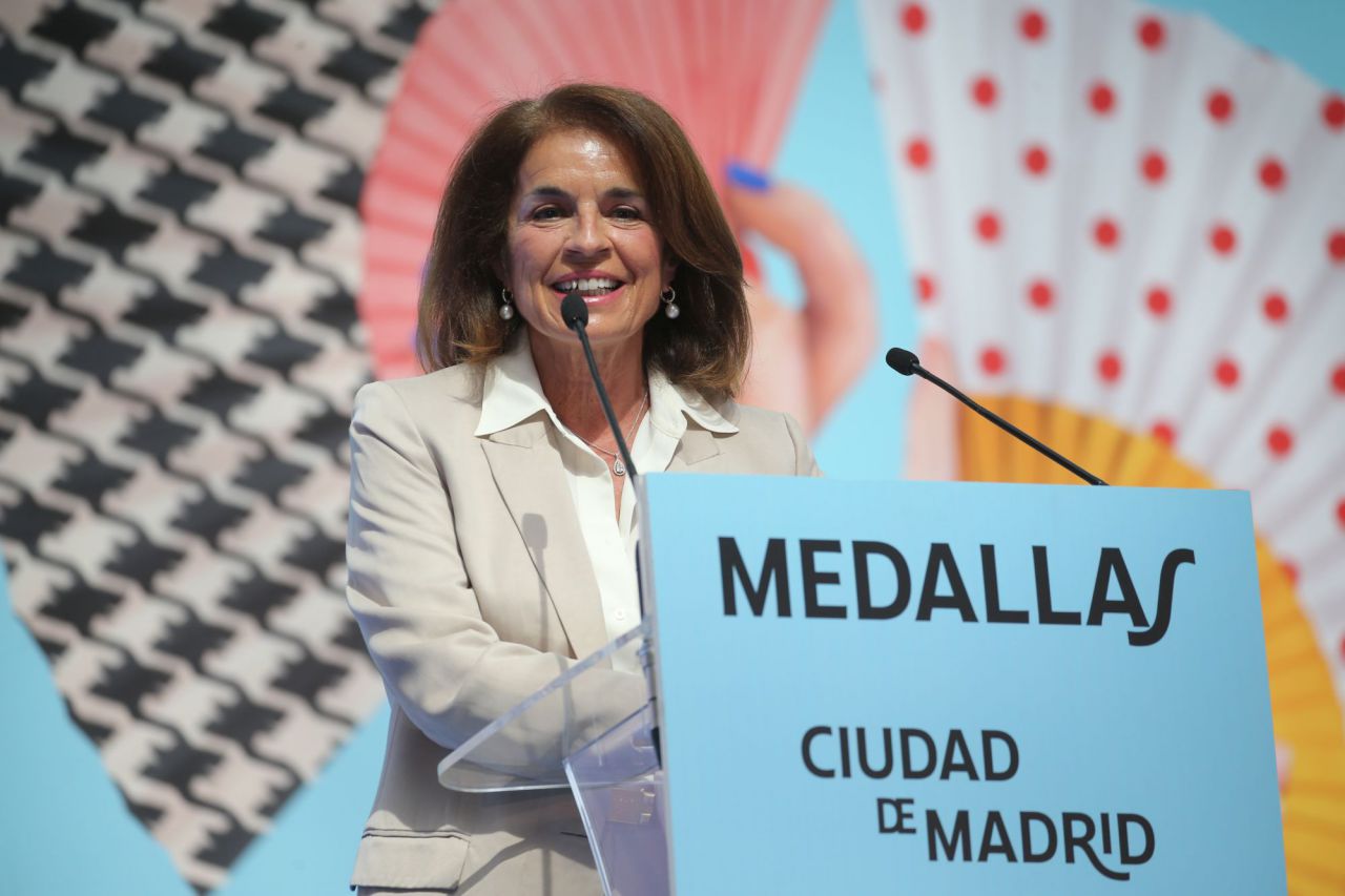 La exalcaldesa de Madrid Ana Botella interviene tras recibir una de las Medallas de Honor, Oro y Plata del Ayuntamiento de Madrid con motivo de la festividad de San Isidro