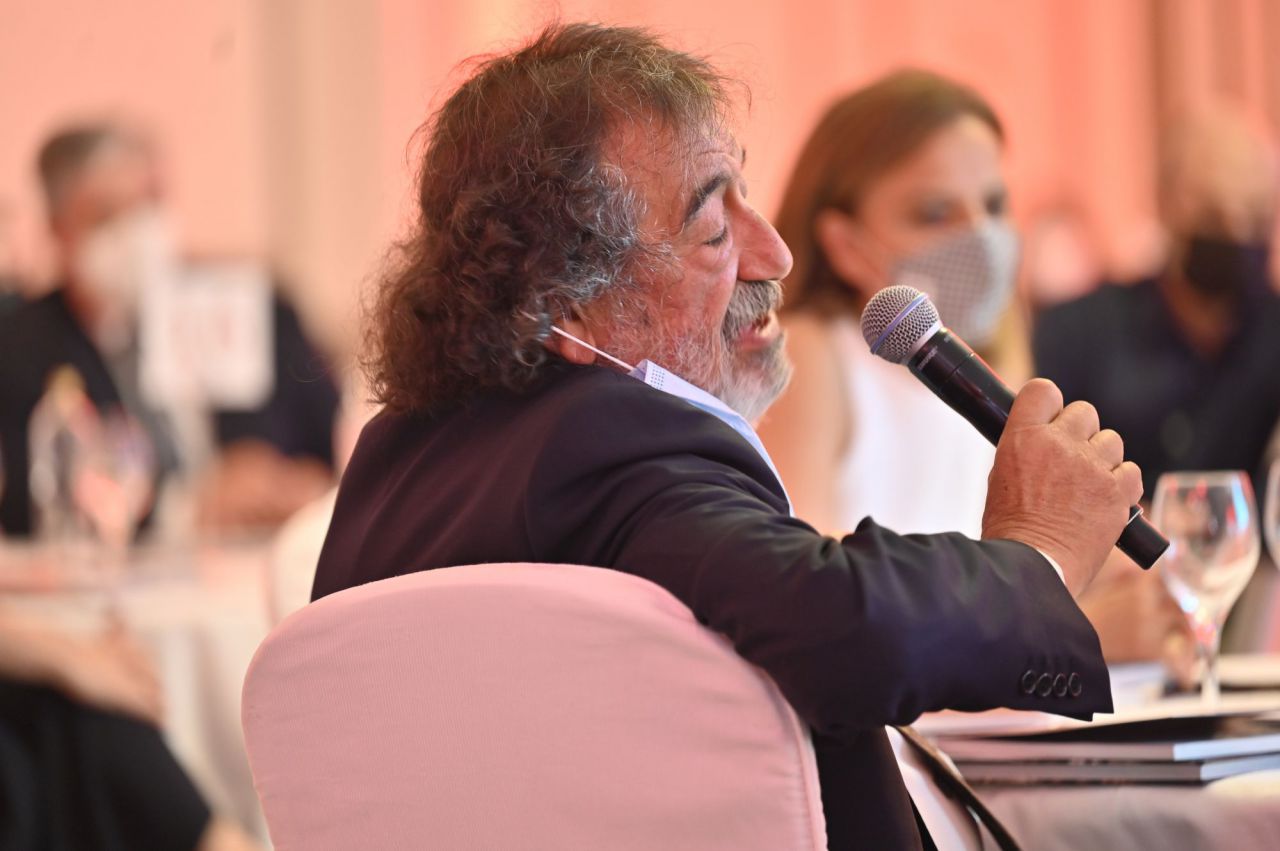 José Miguel Utande, autor de las esculturas de los Premios Madrid.