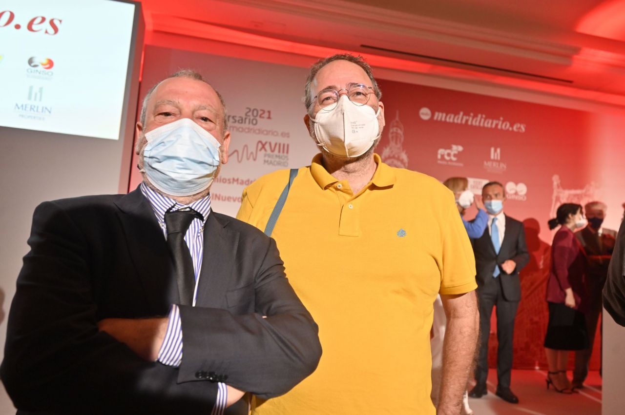 Pepe Brías, director general de Madridiario con Quique Villalobos, presidente de la Federación de Asociaciones de Vecinos de Madrid (Fravm).