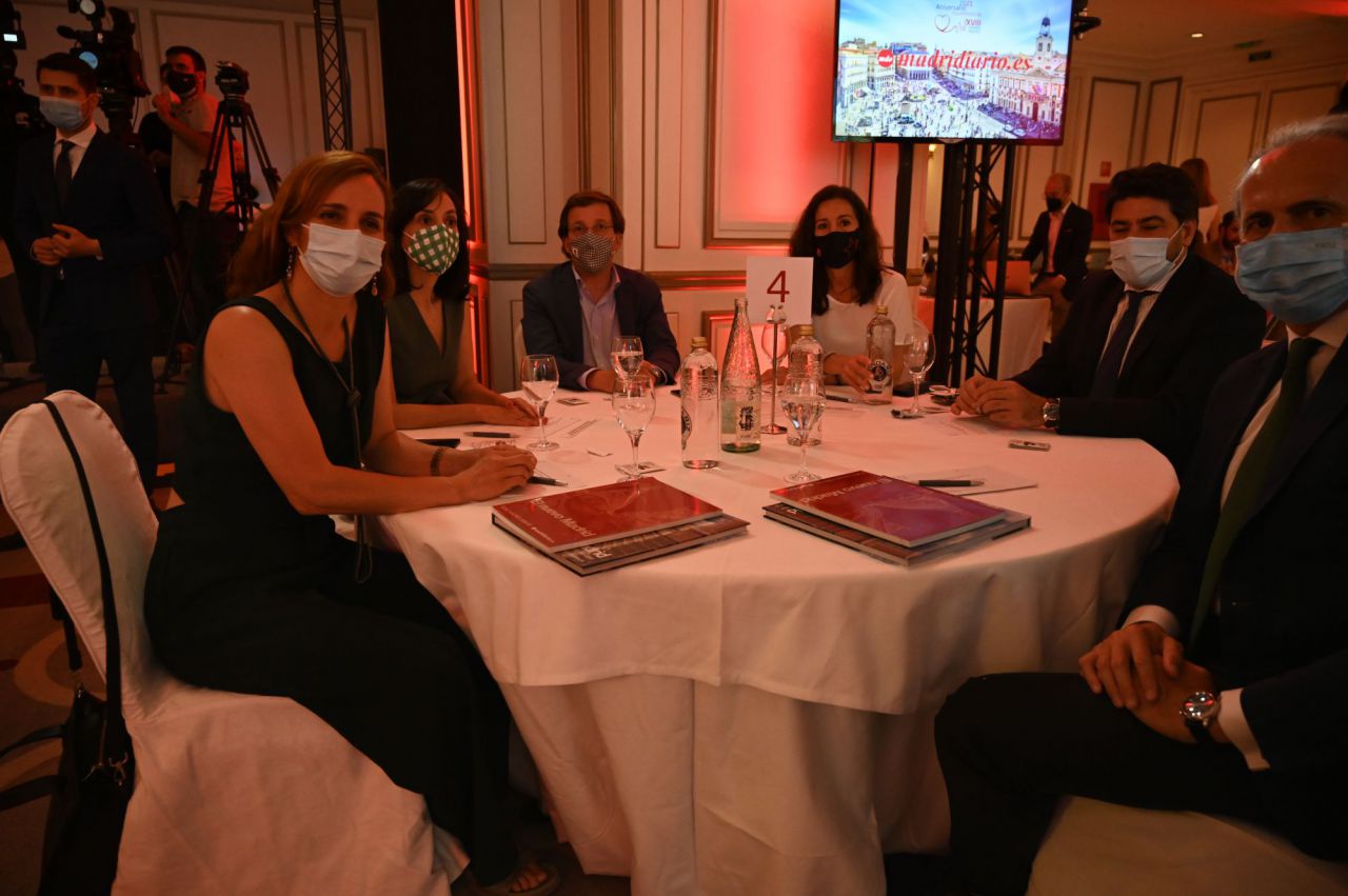 Mónica García, Mercedes González, José Luis Martínez-Almeida, Eugenia Carballedo, David Pérez y Enrique Ruiz Escudero