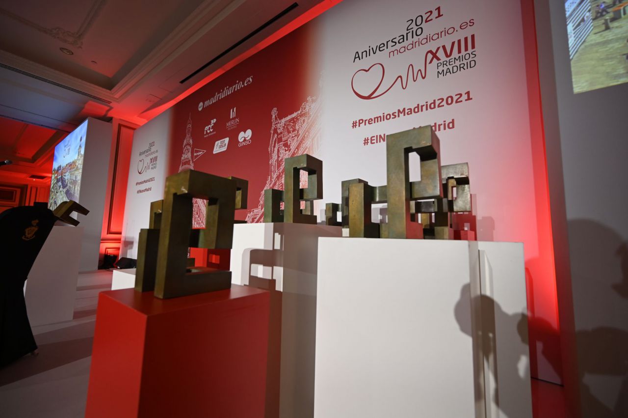 Las esculturas de los galardonados con los Premios Madrid