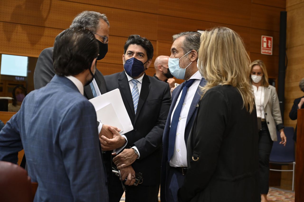 Los consejeros en funciones, en la Asamblea