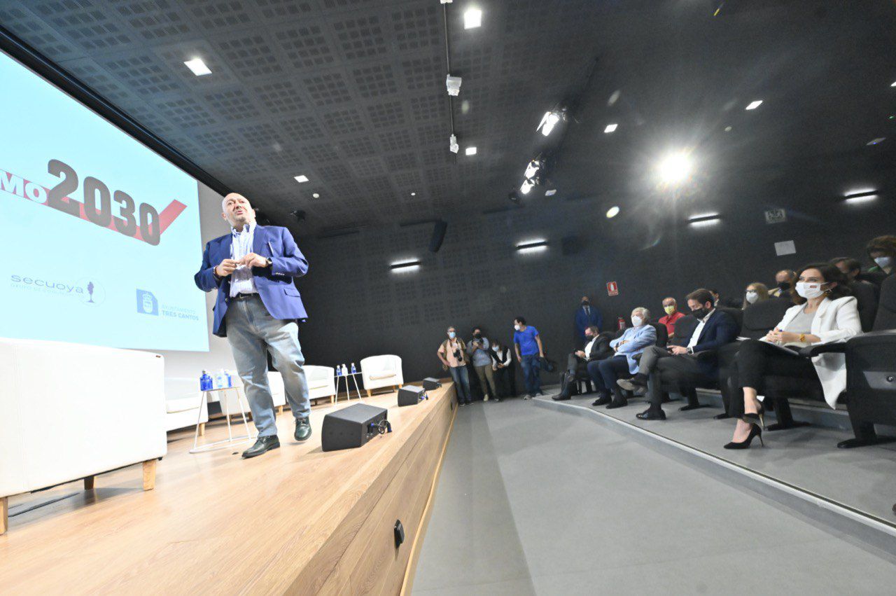 El presidente editor de Madridiario, Constantino Mediavilla, durante las jornadas de Periodismo 2030