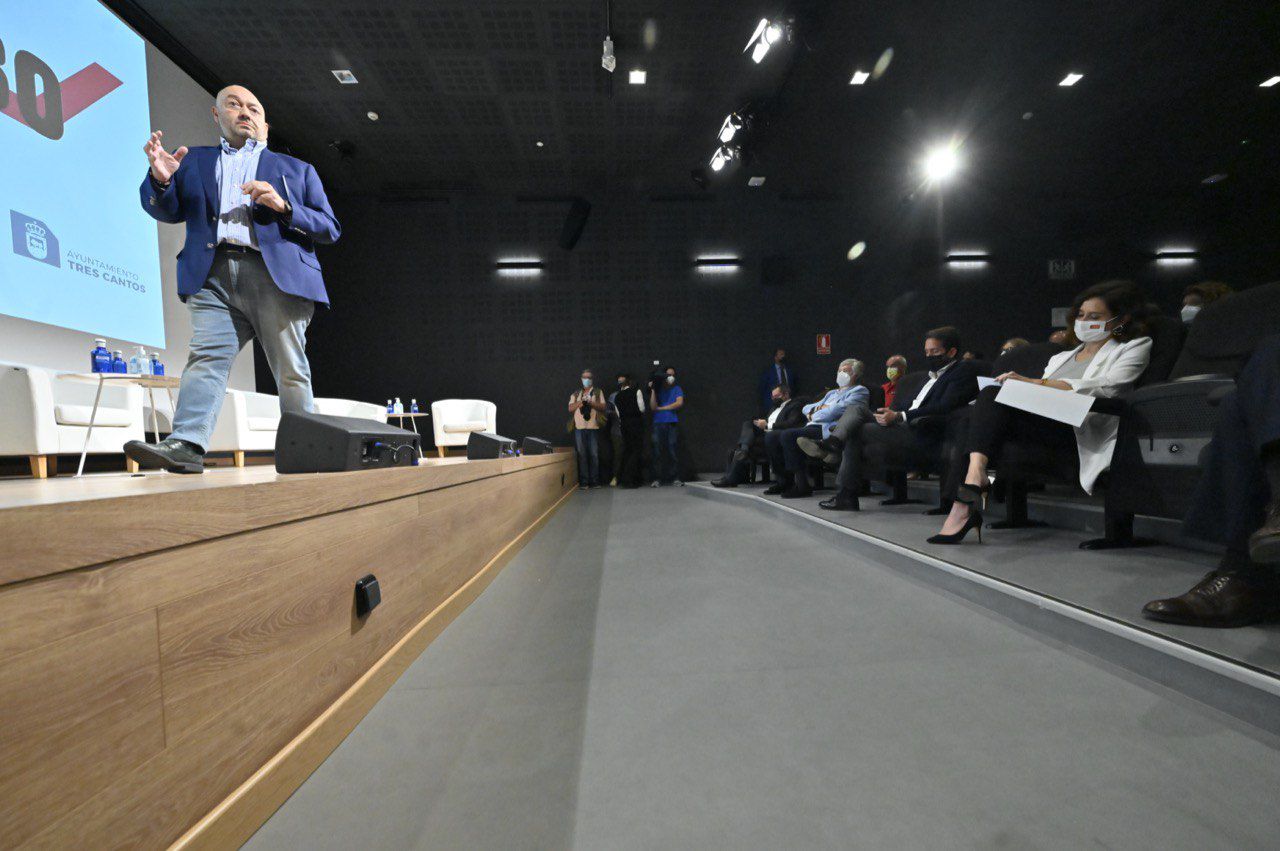 El presidente editor de Madridiario, Constantino Mediavilla, durante las jornadas de Periodismo 2030