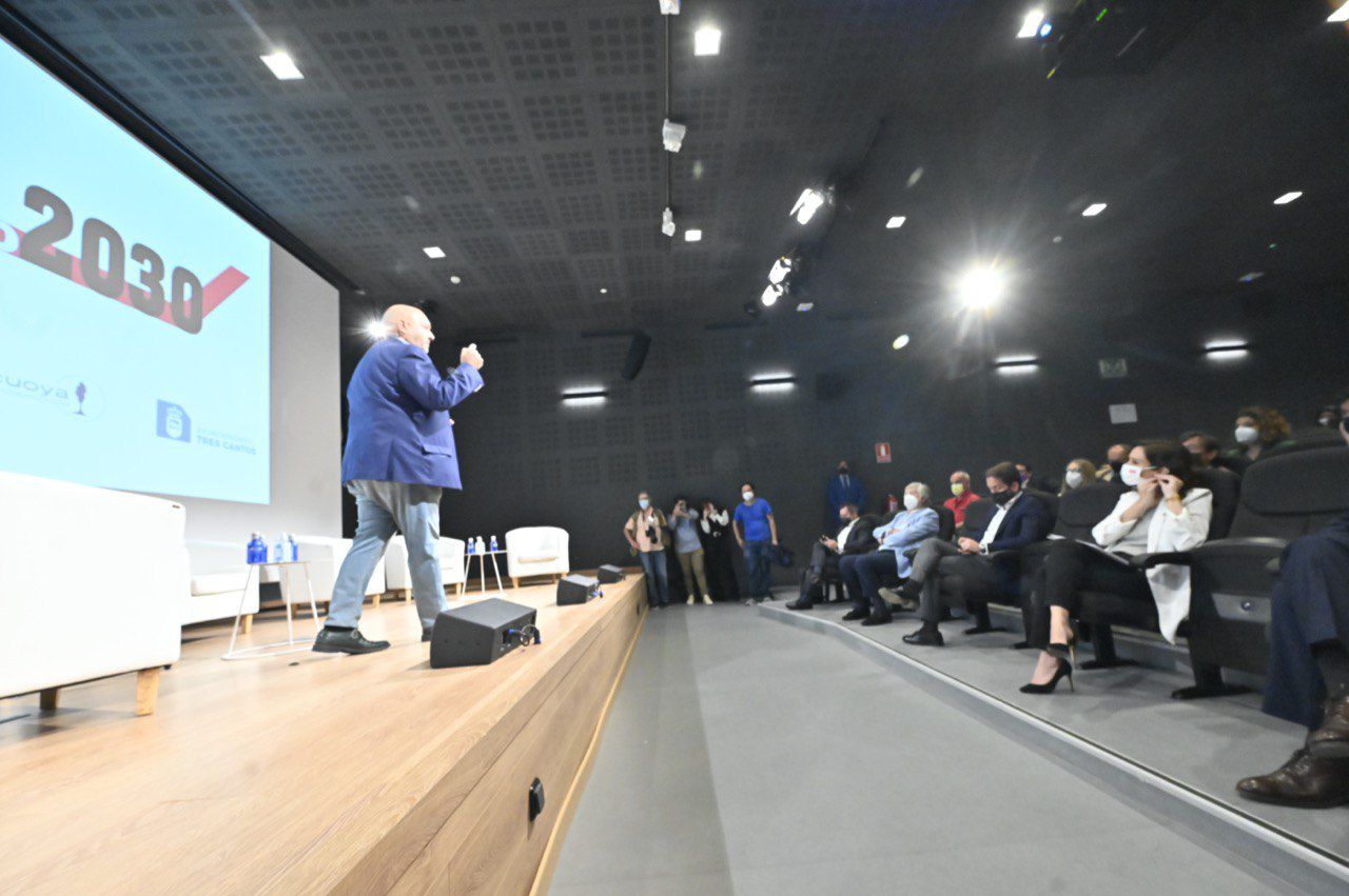 El presidente editor de Madridiario, Constantino Mediavilla, durante las jornadas de Periodismo 2030