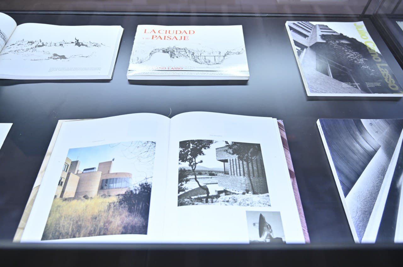 La  exposición  'Universo  Olivetti.  La  comunidad como  utopía  concreta' y la muestra 'Julio Cano Lasso. Naturalezas' vertebran la XVIII Semana de la Arquitectura.