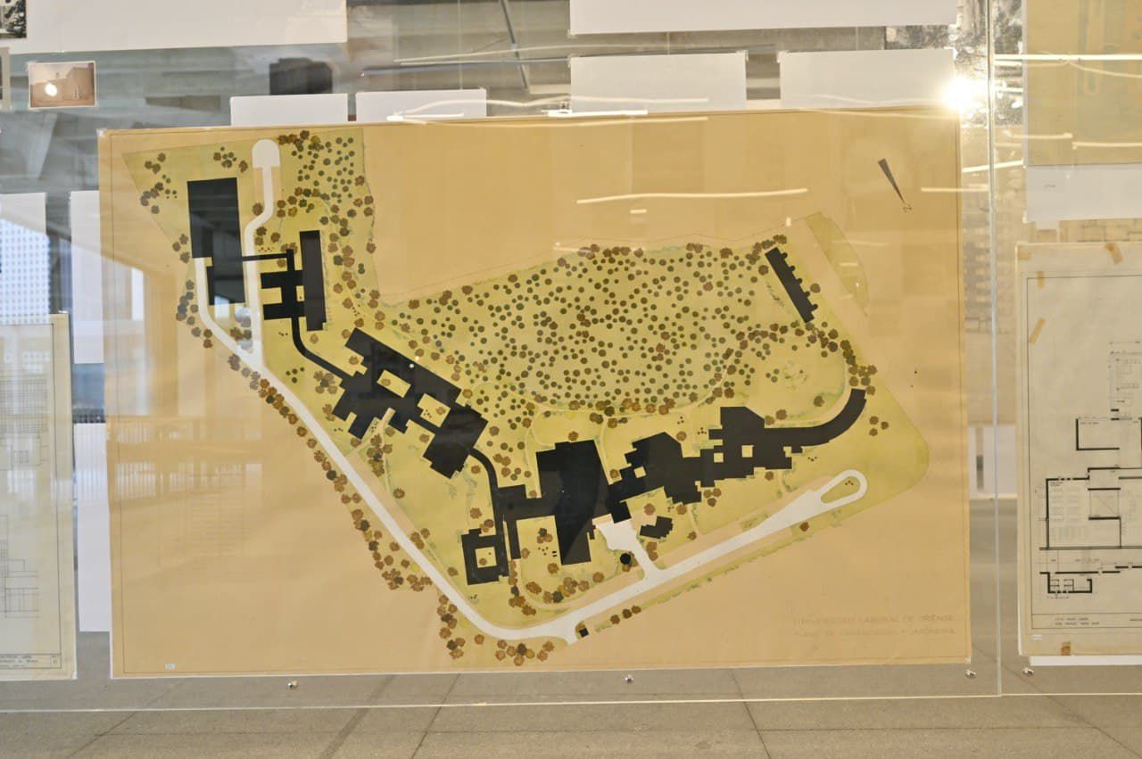 La  exposición  'Universo  Olivetti.  La  comunidad como  utopía  concreta' y la muestra 'Julio Cano Lasso. Naturalezas' vertebran la XVIII Semana de la Arquitectura.