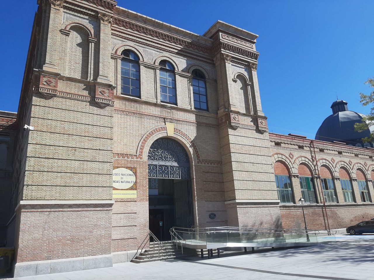 Exterior del Museo de Ciencias Naturales