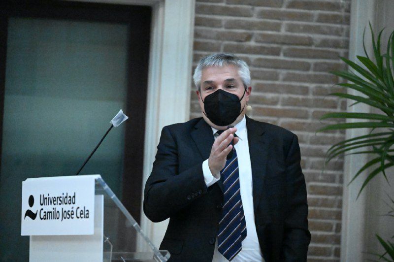 Pere Petit, CEO de Ros Roca, en su ponencia sobre la innovación eléctrica en Madrid.