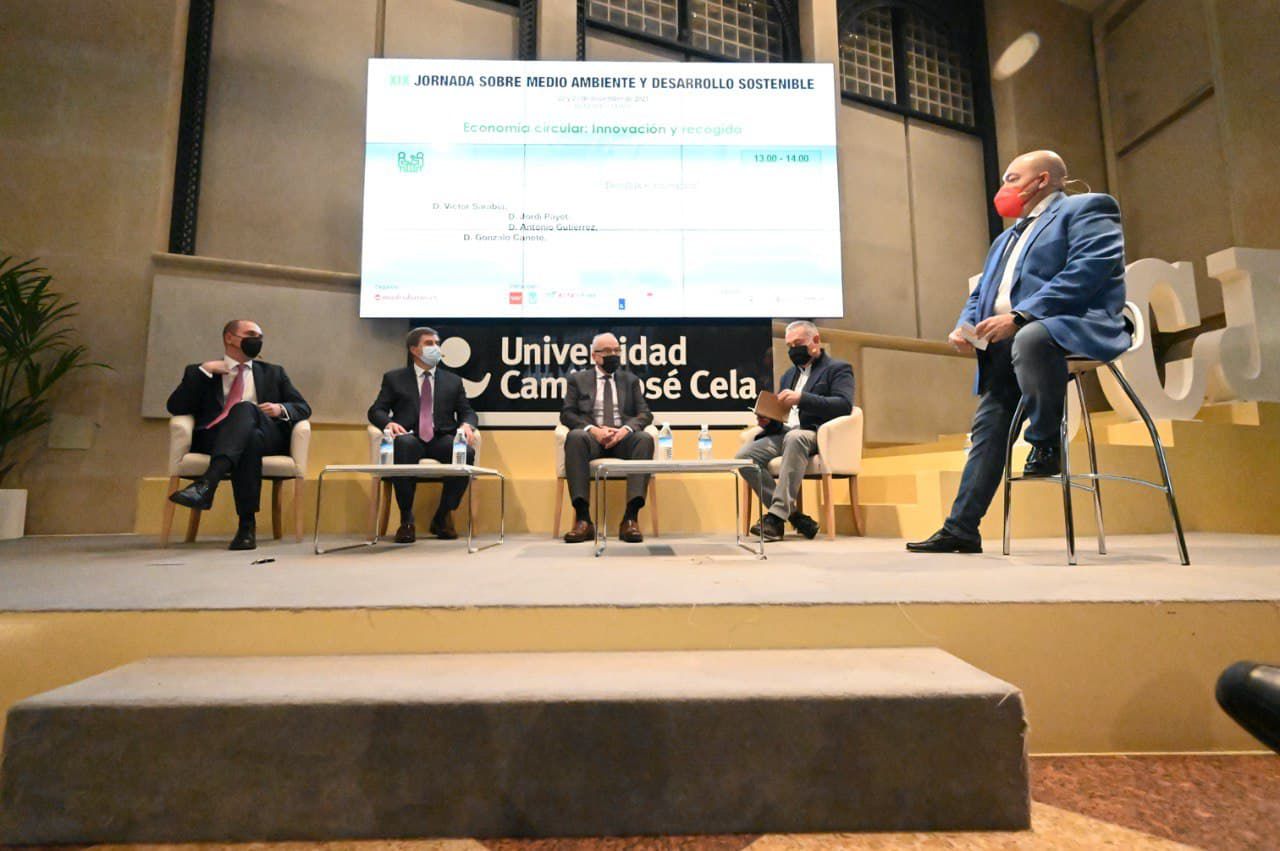 Víctor Sarabia, director general de los servicios de Limpieza y residuos del Ayuntamiento de Madrid, Jordi Payet, presidente de FCC Medio Ambiente, Javier San Millán, consejero delegado Valoriza Servicios Ambientales, y Gonzalo Cañete, director regional de Ferrovial Servicios Medioambientales (Cespa)