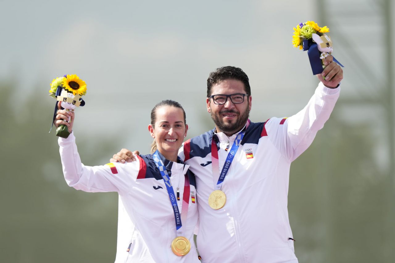 Los tiradores españoles Fátima Gálvez y Alberto Fernández, campeones olímpicos en equipo mixto de foso olímpico en Tokyo 2020