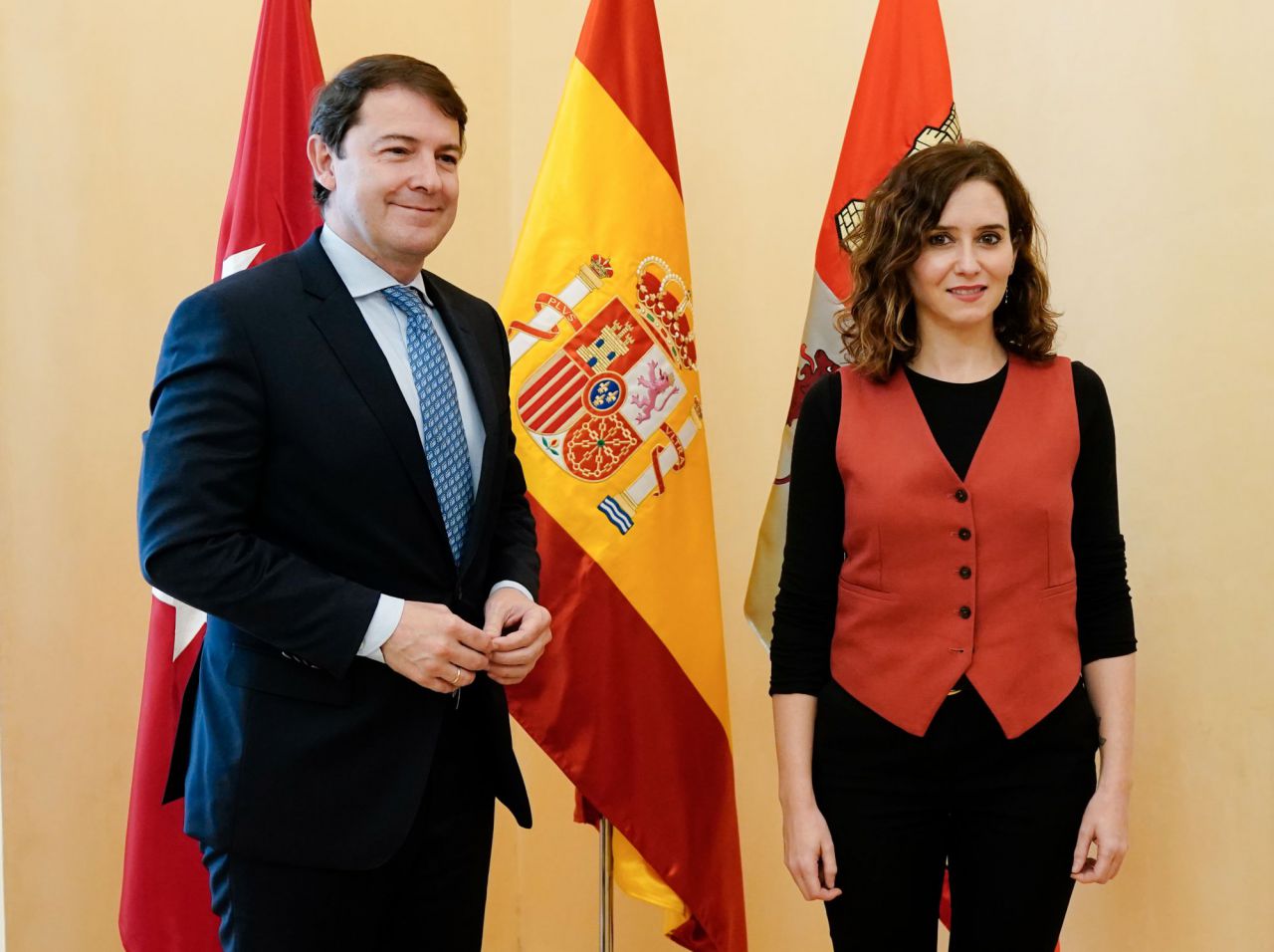 Reunión de la presidenta de la Comunidad de Madrid, Isabel Díaz Ayuso, y el presidente de la Junta de Castilla y León, Alfonso Fernández Mañueco, en la Real Casa de Correos