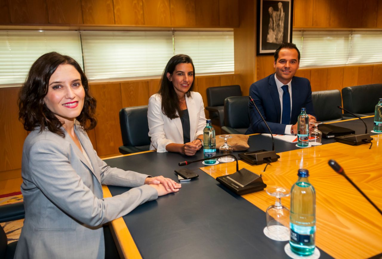 Ayuso, Aguado y Monasterio, en su primera reunión a tres bandas.