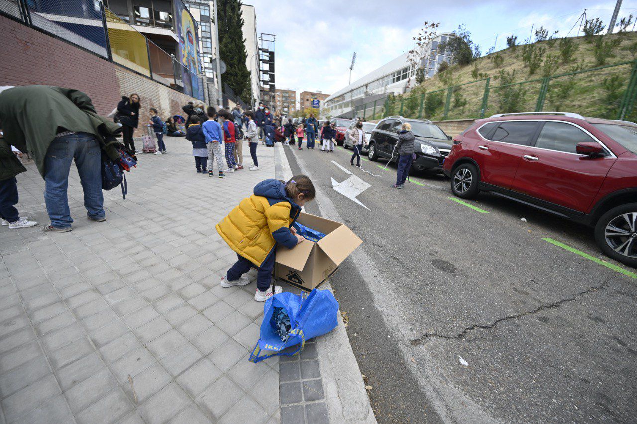 Revuelta escolar. Los alumnos del Colegio CEIP Asunción Rincón cortan la calle Jesús Maestro
