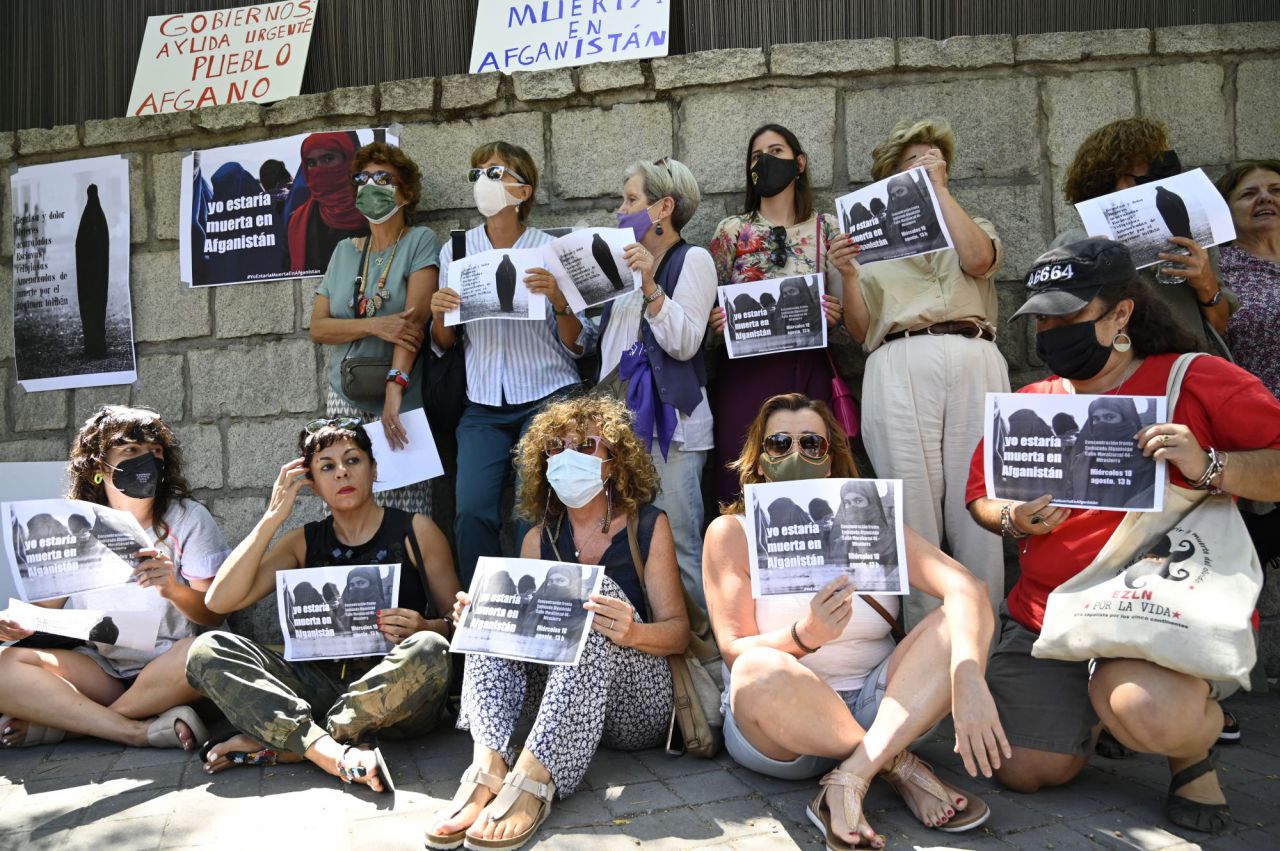 Concentración frente a la Embajada de Afganistán