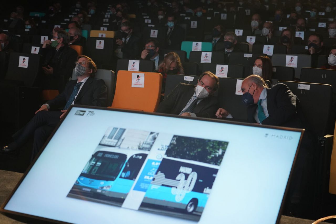 El alcalde de Madrid, José Luis Martínez-Almeida, en la presentación del plan estratégico de la EMT 2021-2025.