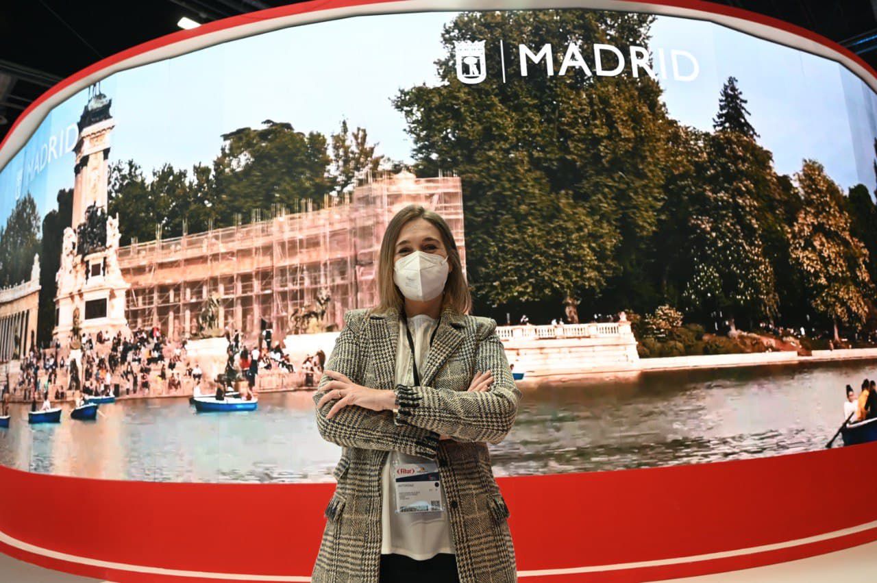 Marta Rivera de la Cruz en el stand de la Comunidad de Madrid 