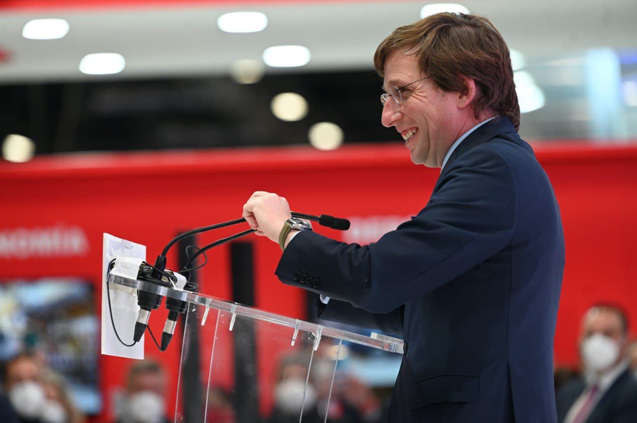 El alcalde, José Luis Martínez Almeida, en Fitur.