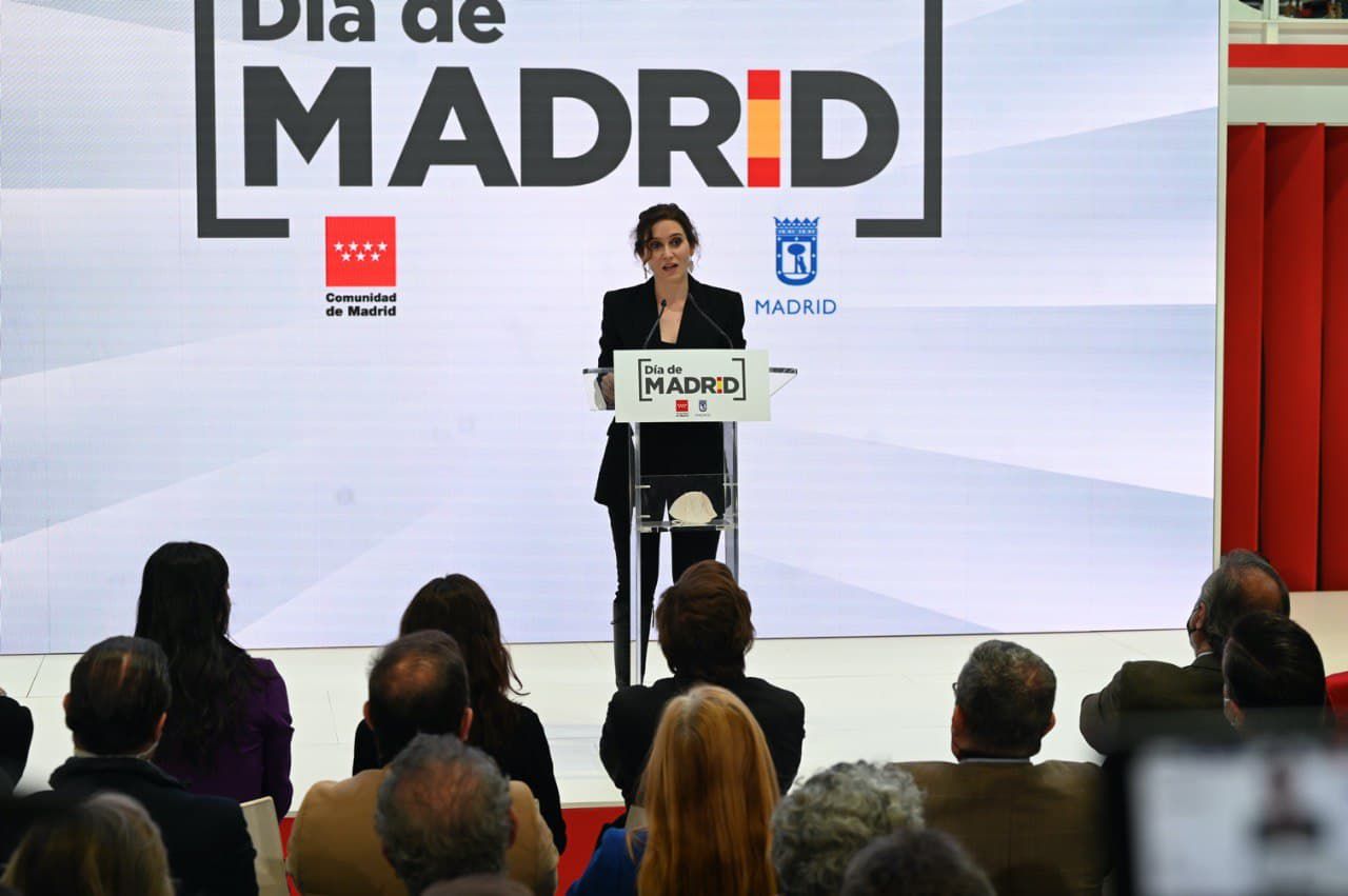 La presidenta regional en el Día de Madrid en Fitur 2022