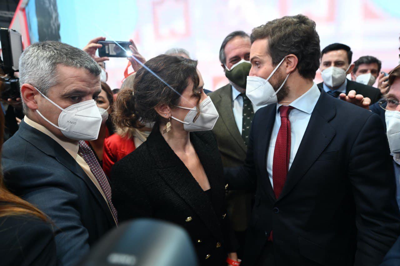 Isabel Díaz Ayuso y Pablo Casado, en Fitur