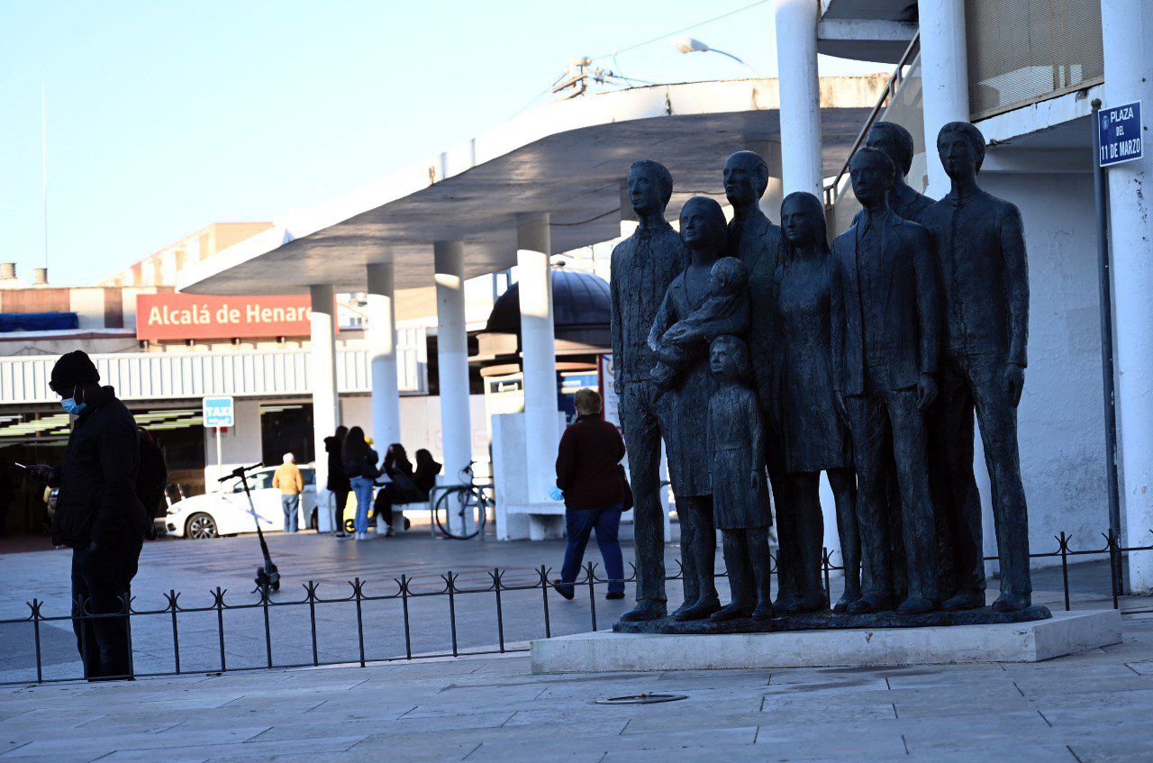 Monumento homenaje a los fallecidos en Alcalá de Henares en los atentados del 11-M.