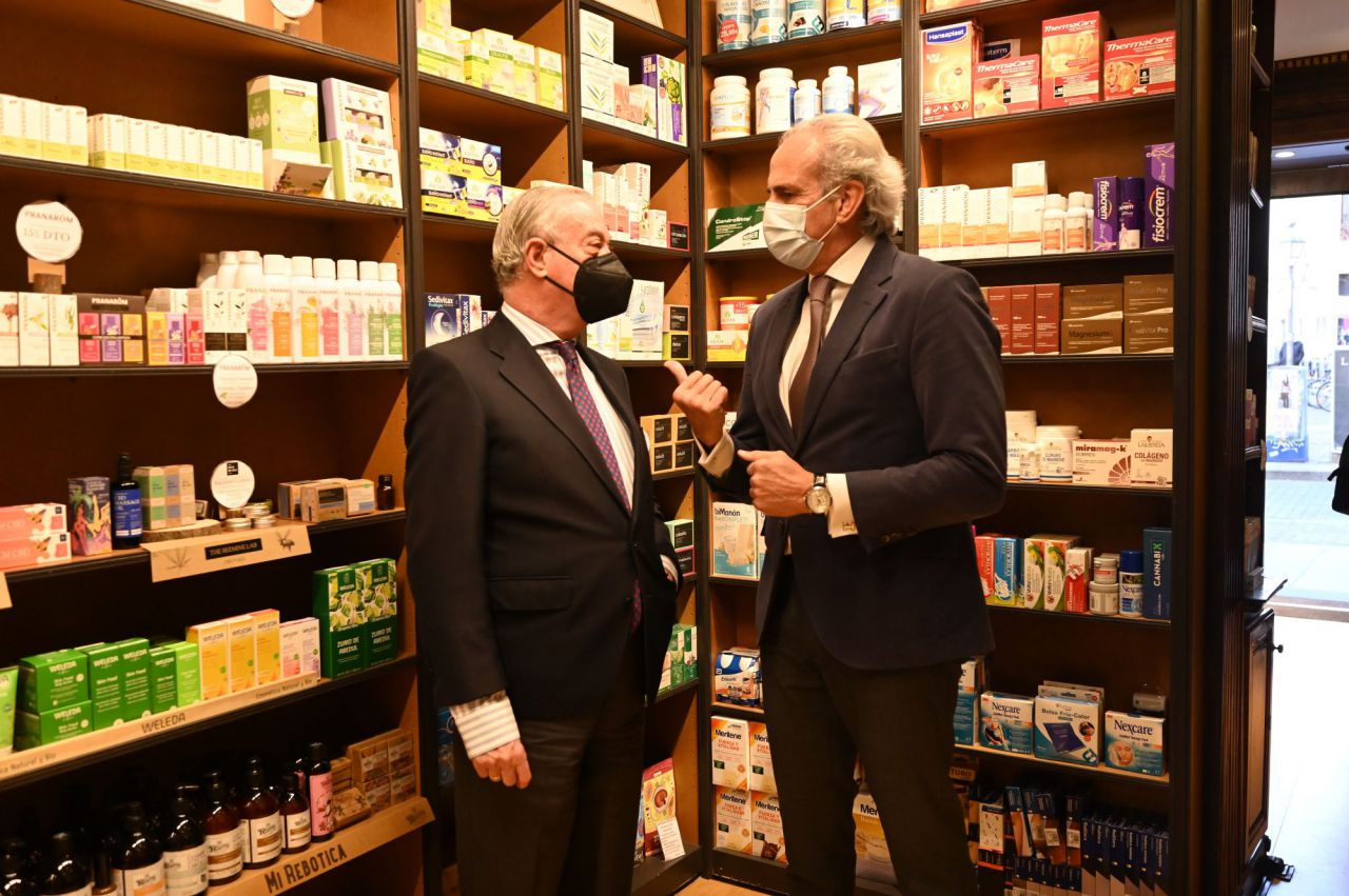 El consejero de Sanidad de la Comunidad de Madrid, Enrique Ruiz Escudero, ha presentado el identificador único digital, un sistema que sustituirá progresivamente al tradicional Cupón Precinto (Código de Barras) en la dispensación de medicamentos con receta electrónica en las oficinas de farmacia