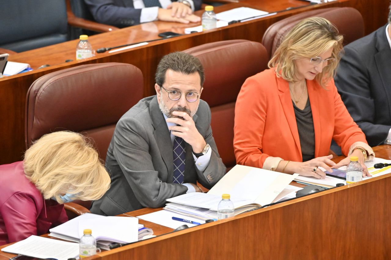Javier Fernández-Lasquetty, consejero de Economía y Paloma Martín, consejera de Medio Ambiente, Vivienda y Agricultura de la Comunidad de Madrid