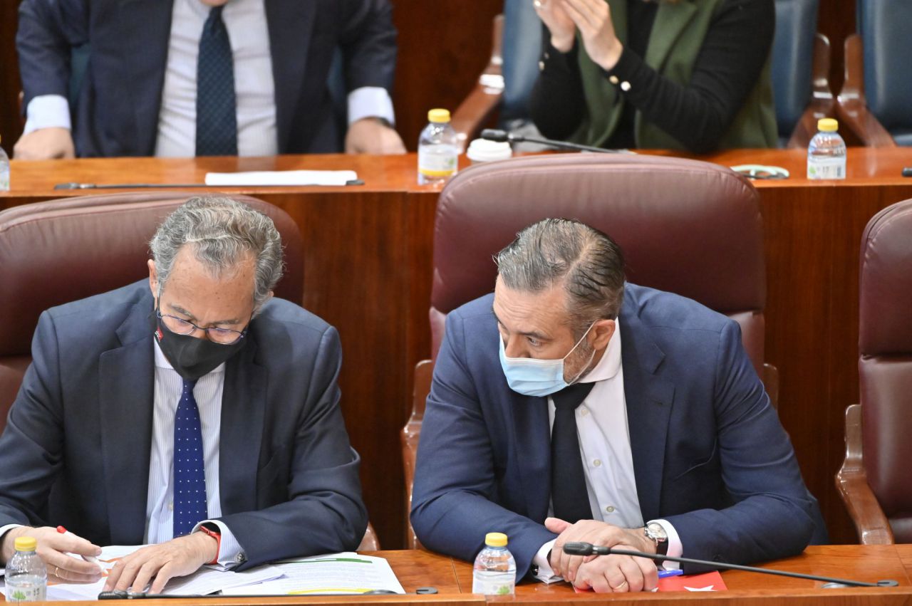 Enrique Ossorio, portavoz de la Comunidad de Madrid y consejero de Educación y Enrique López, consejero de Presidencia, Justicia e Interior de la Comunidad de Madrid