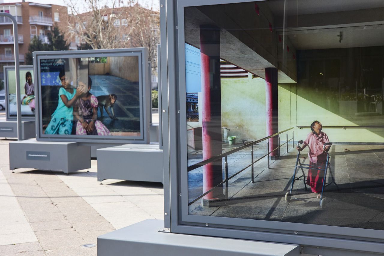 Exposición 'Tierra de Sueños' en la plaza Mayor de Alcobendas