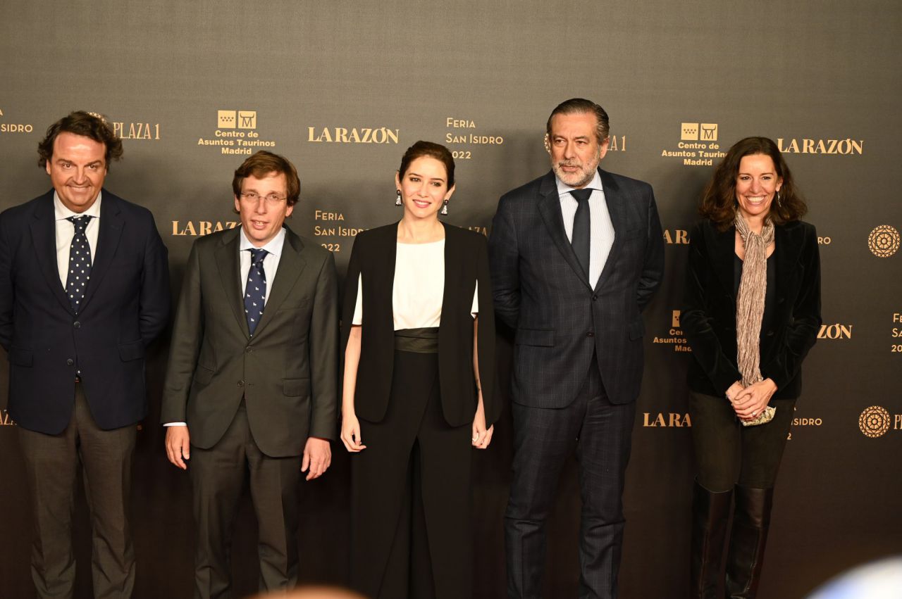Rafael García Garrido, empresario de Las Ventas, a la izquierda