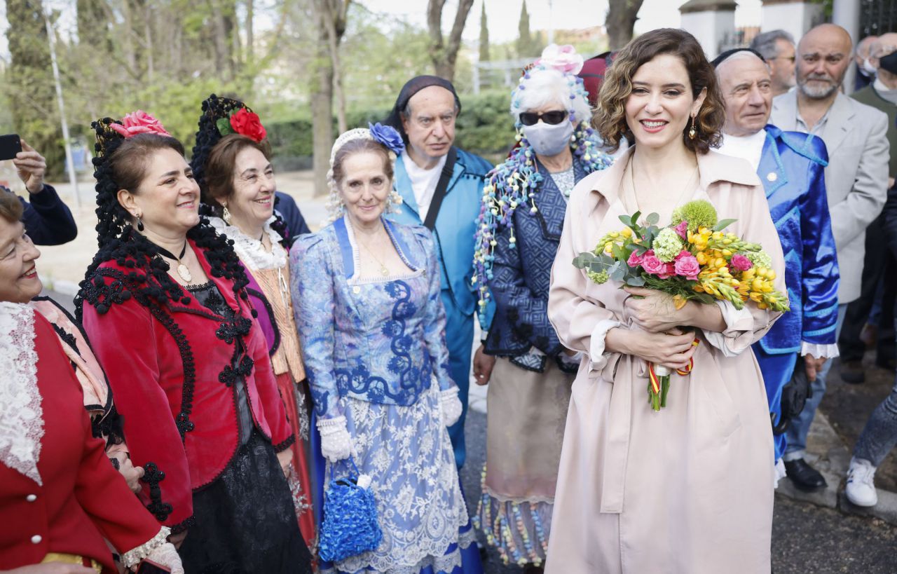 Ofrenda floral a los Héroes del 2 de Mayo 