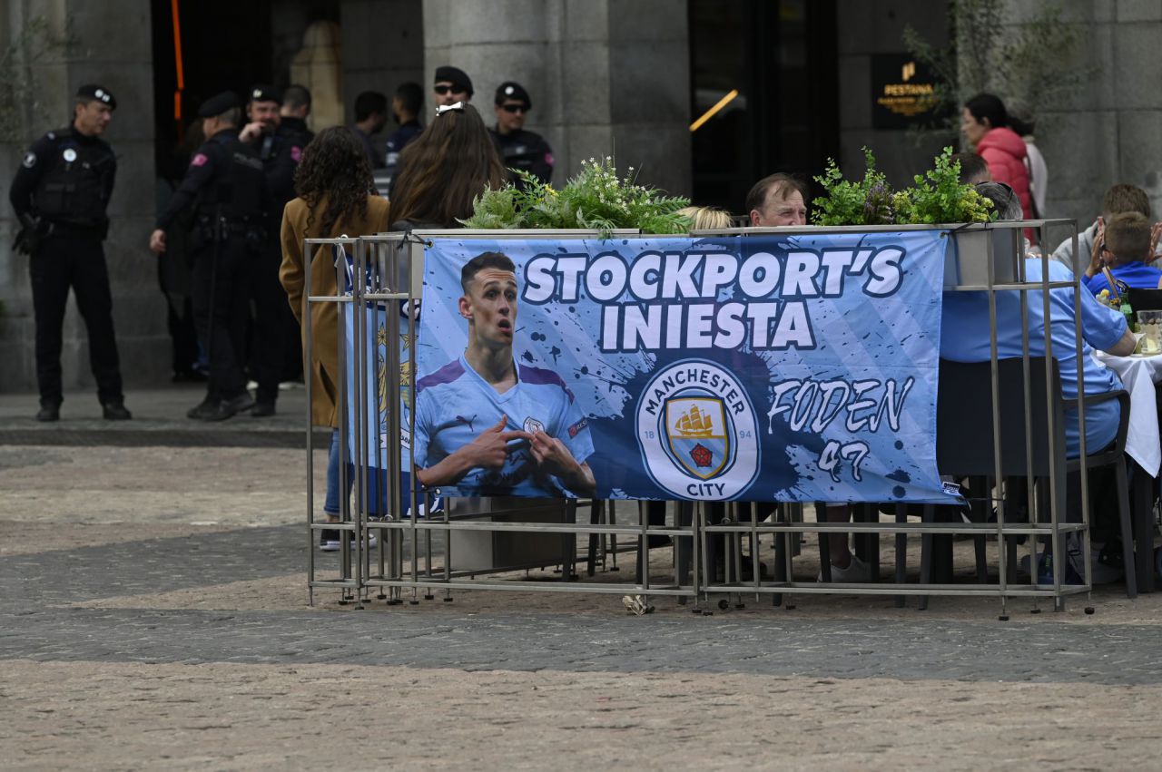 Aficionados ingleses del Manchester City en la Plaza Mayor