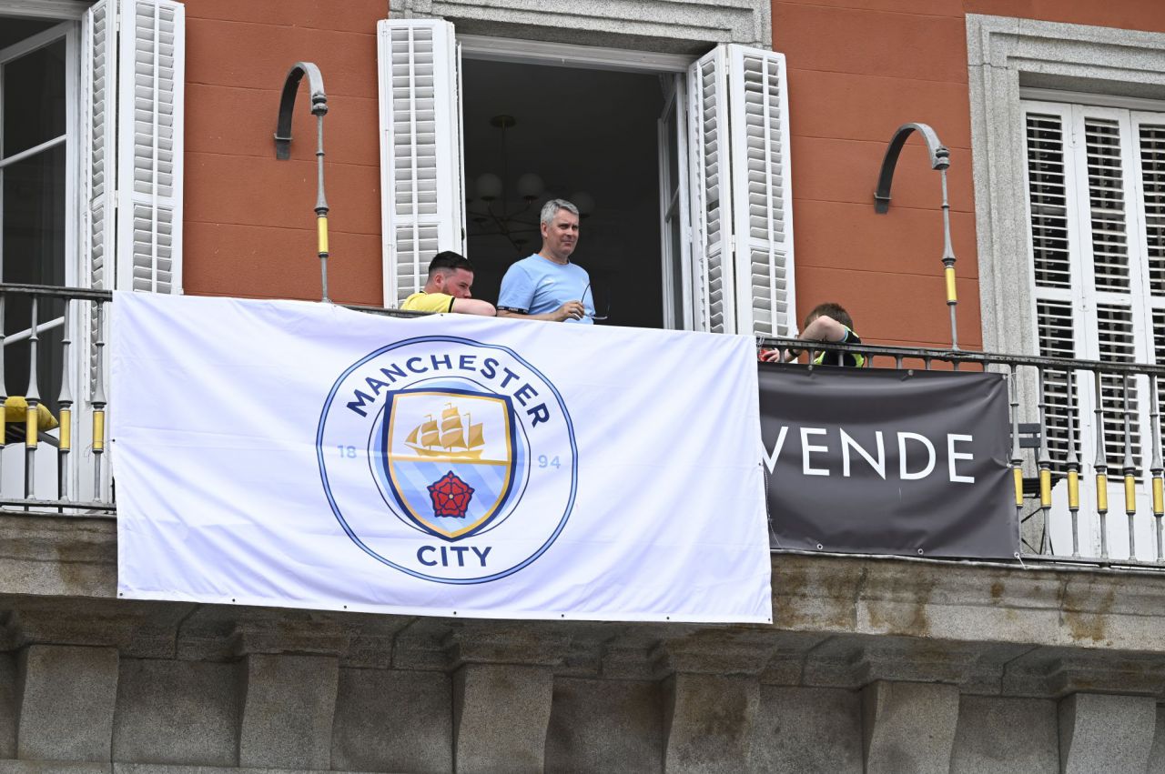 Aficionados ingleses del Manchester City en la Plaza Mayor