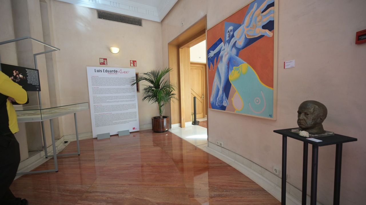 Exposición homenaje al cantautor Luis Eduardo Aute en la sede de la SGAE