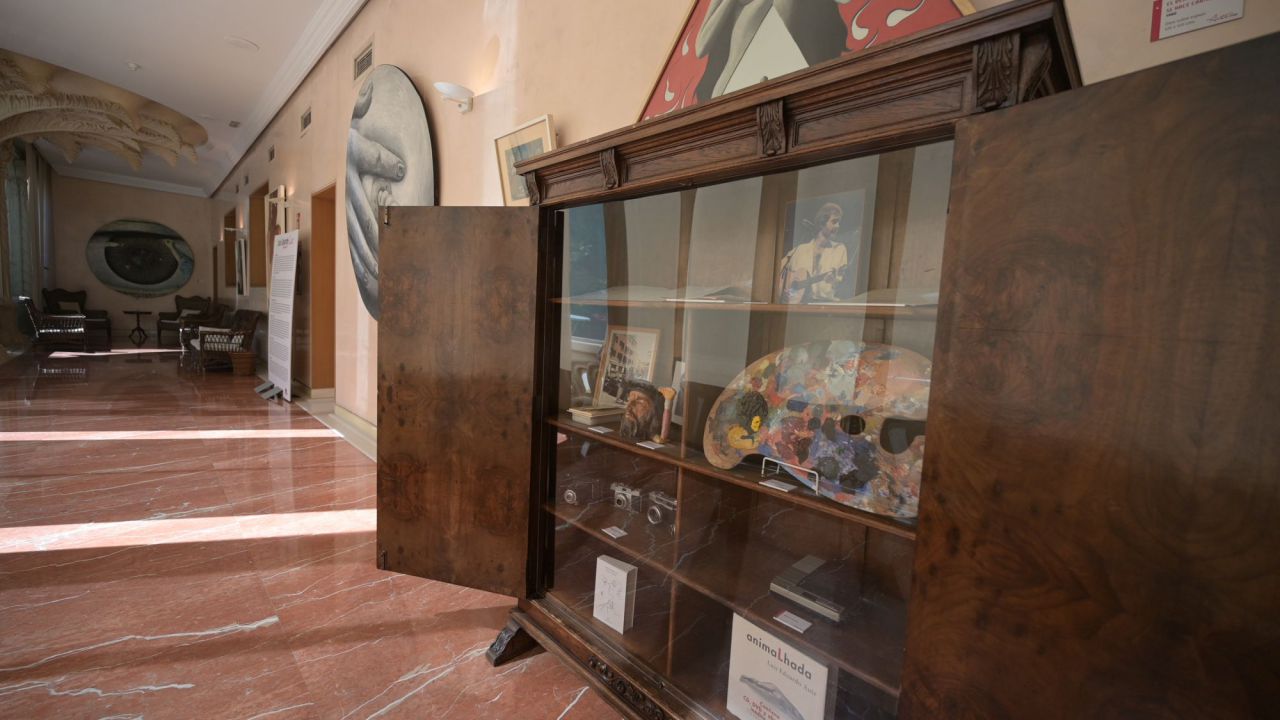 Exposición homenaje al cantautor Luis Eduardo Aute en la sede de la SGAE