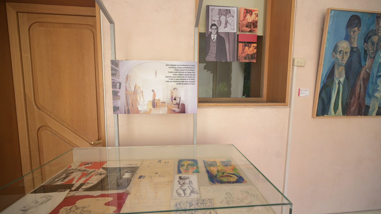 Exposición homenaje al cantautor Luis Eduardo Aute en la sede de la SGAE