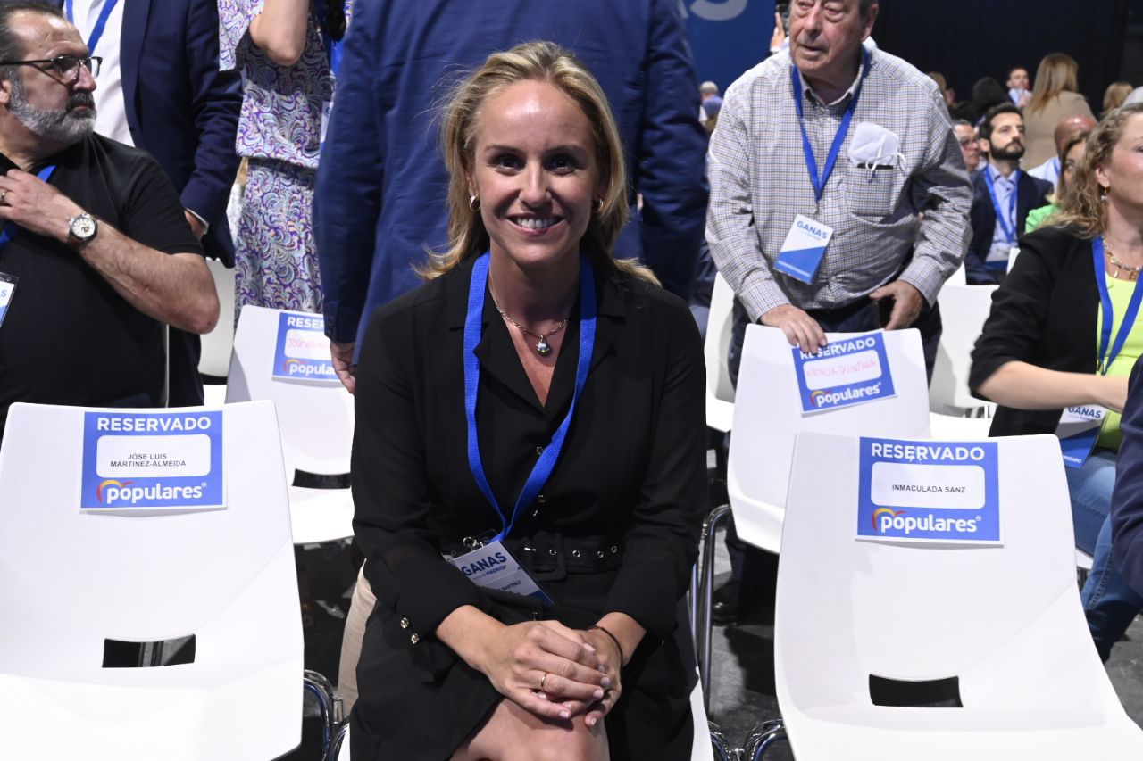 La secretaria regional saliente, Ana Camins