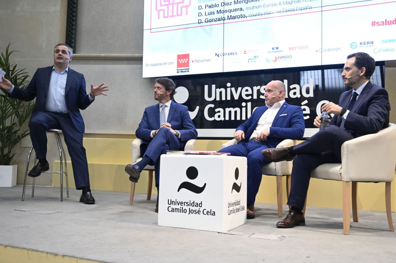 Mesa de debate: 'Digitalización y tecnología e infraestructuras', con Pablo Díez Ménguez, director de negocio de ABEX Excelencia Robótica, Luis Mosquera, Southern Europe & Maghreb Hospitals Business Manager de Carburos Metálicos, Gonzalo Maroto, Country Manager Elekta España