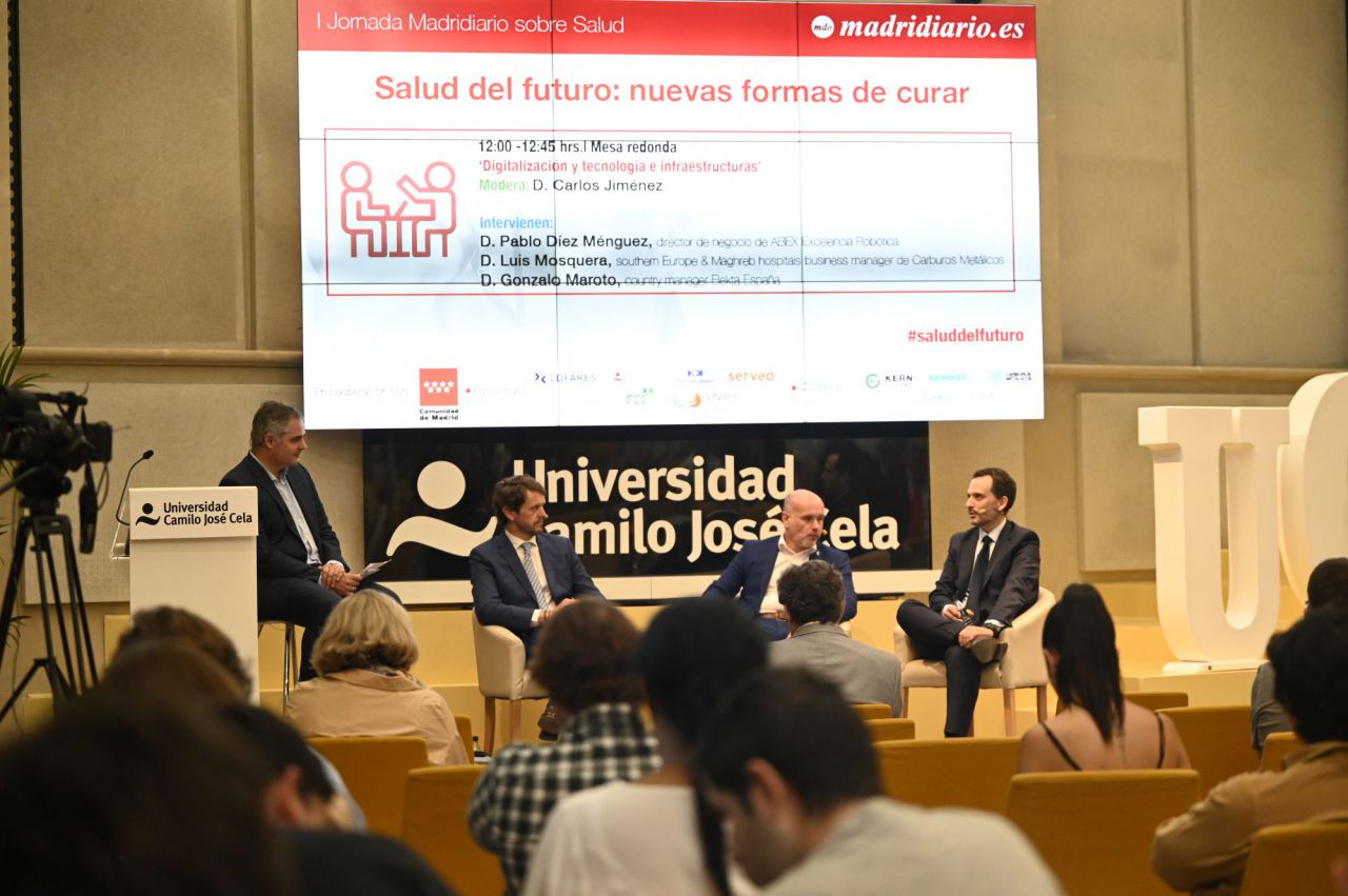 Mesa de debate: 'Digitalización y tecnología e infraestructuras', con Pablo Díez Ménguez, director de negocio de ABEX Excelencia Robótica, Luis Mosquera, Southern Europe & Maghreb Hospitals Business Manager de Carburos Metálicos, Gonzalo Maroto, Country Manager Elekta España