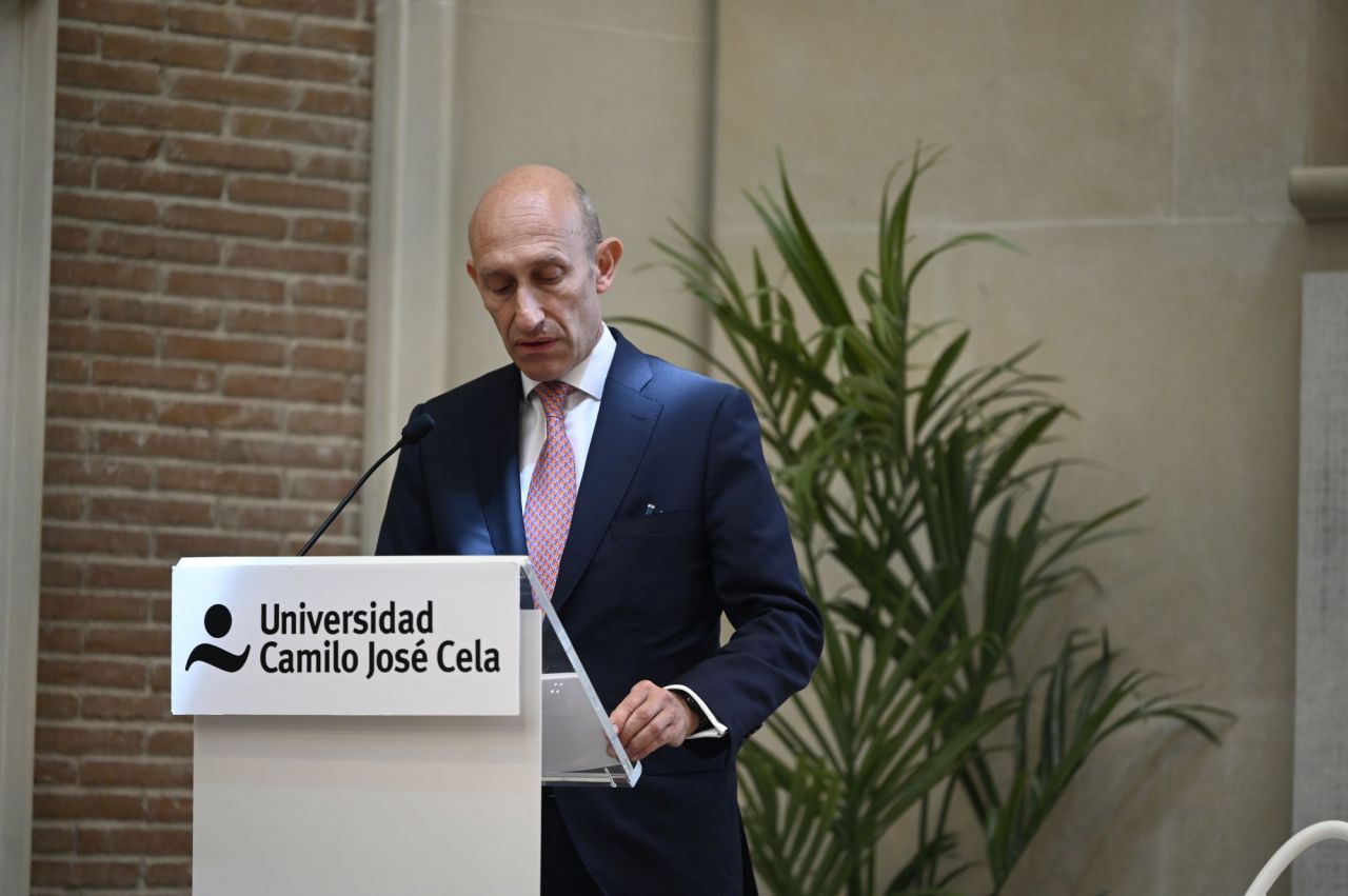 Salvador Urquía, director de Negocio de Serveo, en su ponencia: 'Infraestructuras que curan'