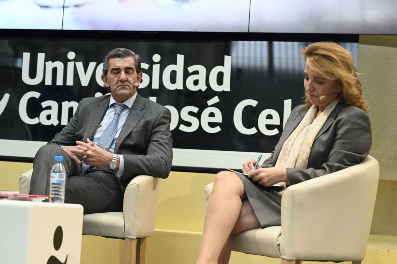 uan Abarca, presidente de HM Hospitales y Nieves Segovia, presidenta de la Institución SEK