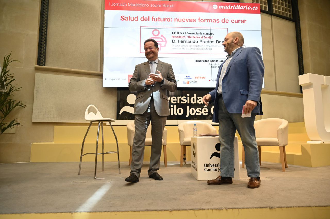 Fernando Prados, director general de Hospitales e Infraestructuras Sanitarias de la Comunidad de Madrid, y Constantino Mediavilla, presidente editor de Madridiario.