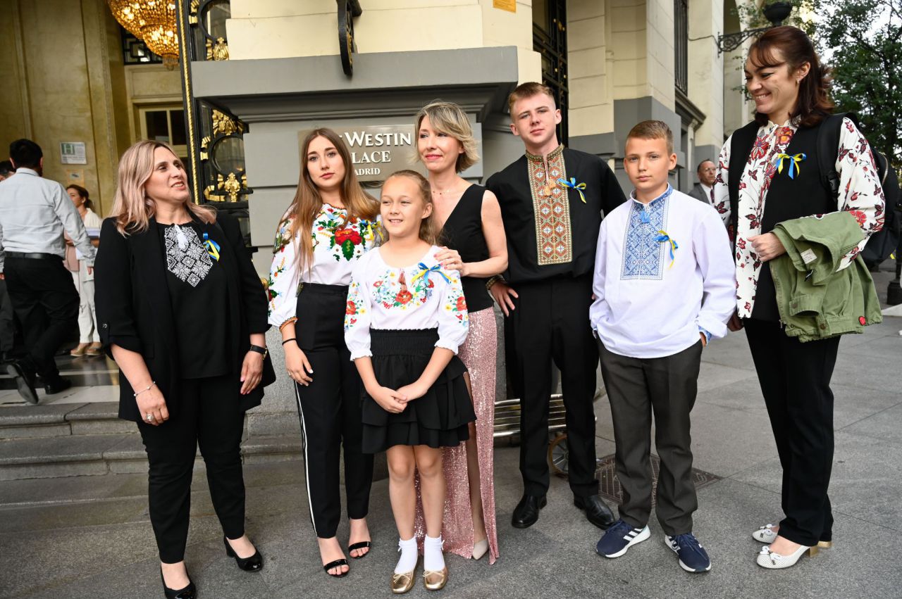 Los niños ucranianos que han recogido el Premio Madrid 'Iniciativa Social'
